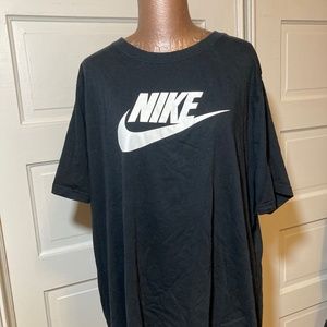 Nike 2XL Black Logo Tshirt